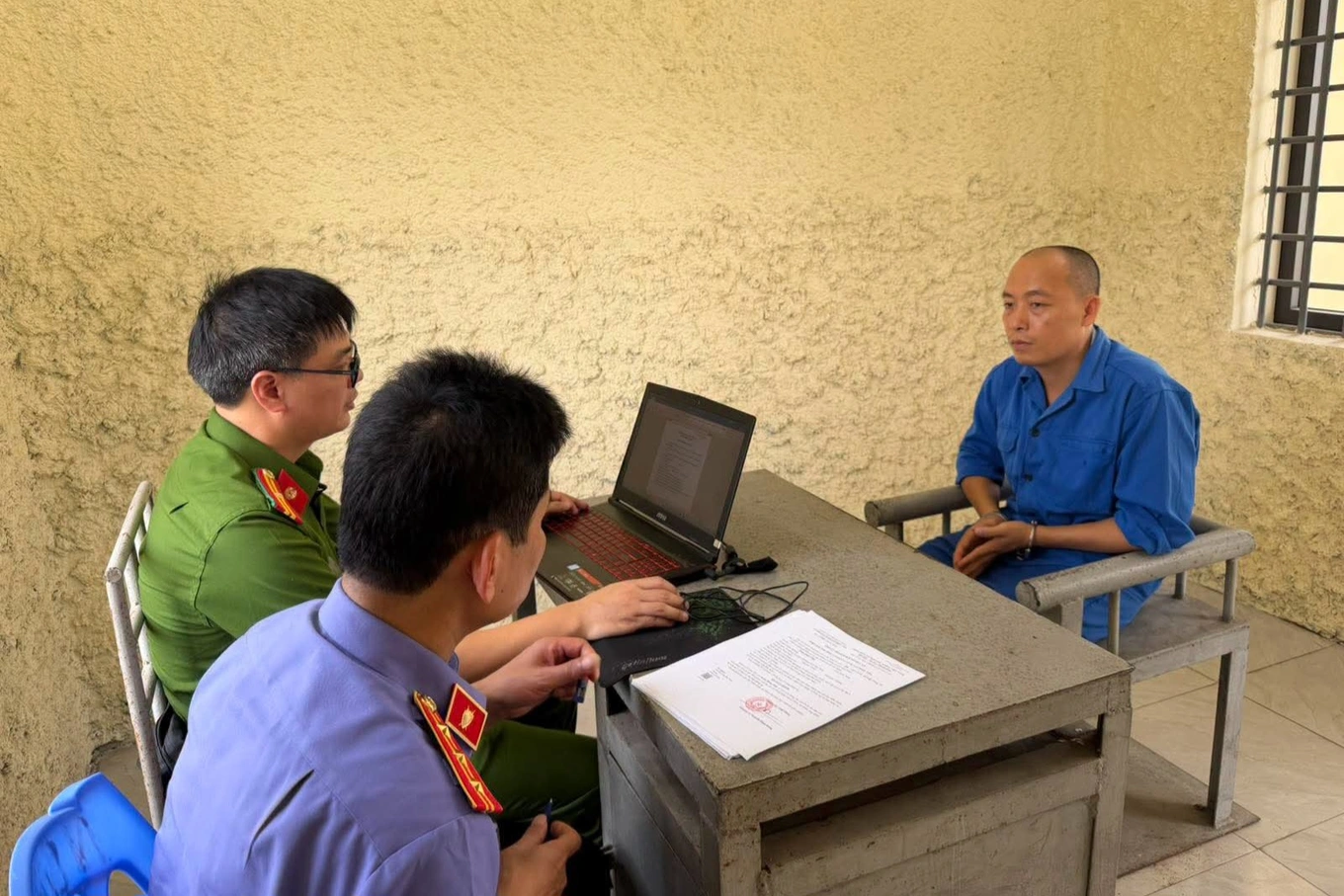 Vì sao Khánh Sky và Hồ Văn Khoa đến gây rối nhưng Vua Quạt cũng bị khởi tố?