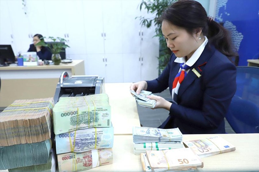 Thở phào nhờ giá USD đã vượt qua 'tâm bão'