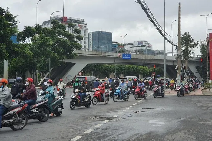 cầu nguyễn hữu cảnh