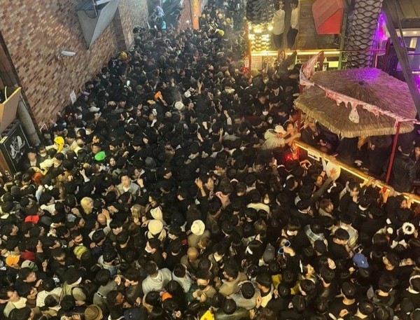 PHỐ ĐÊM KHÔNG NGỦ Ở SEOUL: THẢM KỊCH TRONG ĐÁM ĐÔNG 100.000 NGƯỜI